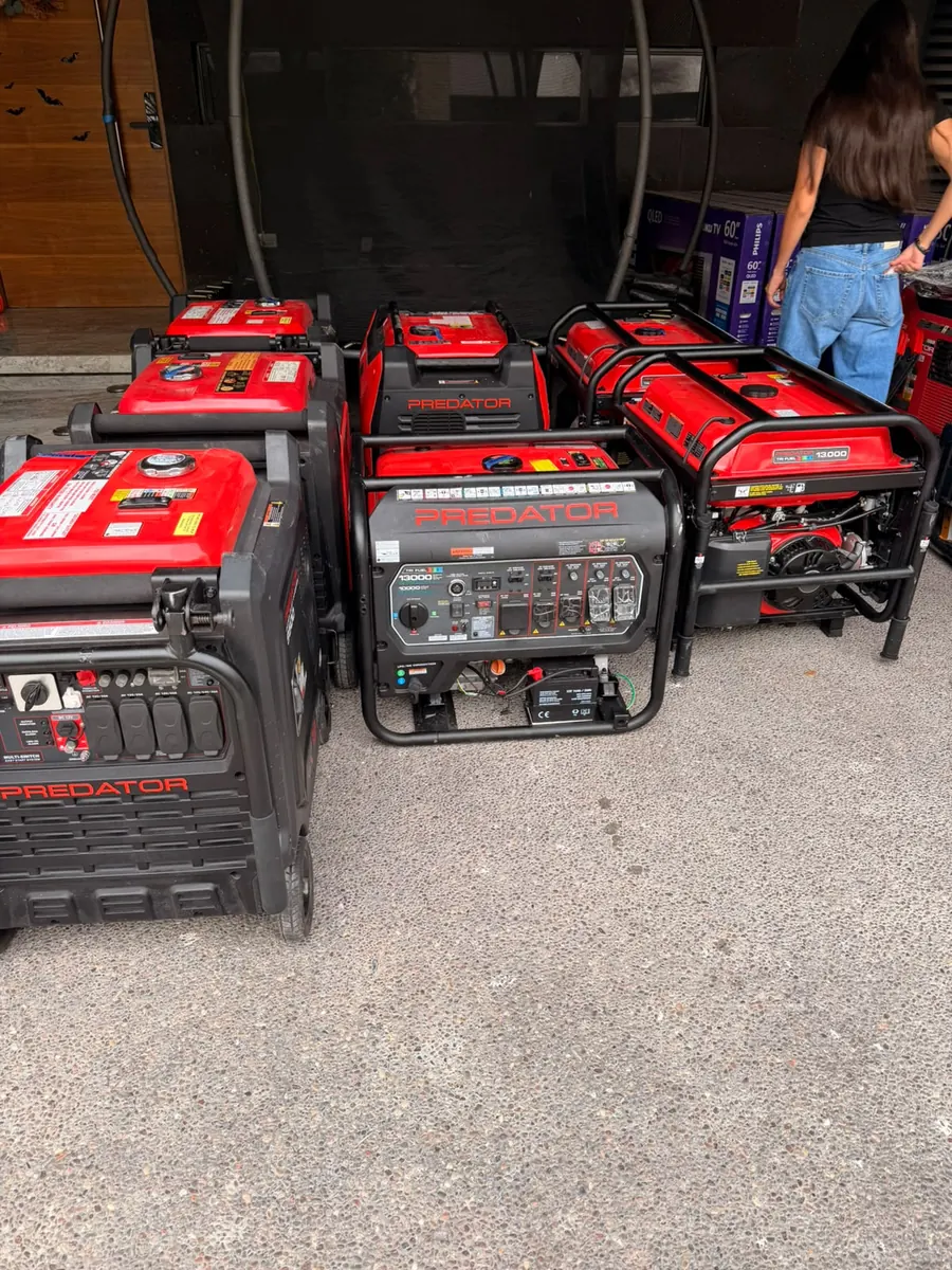 Inventario de plantas de luz Predator seminuevas en Electroplantas Monterrey